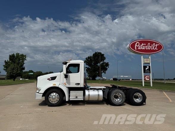 Peterbilt 567 وحدات الجر