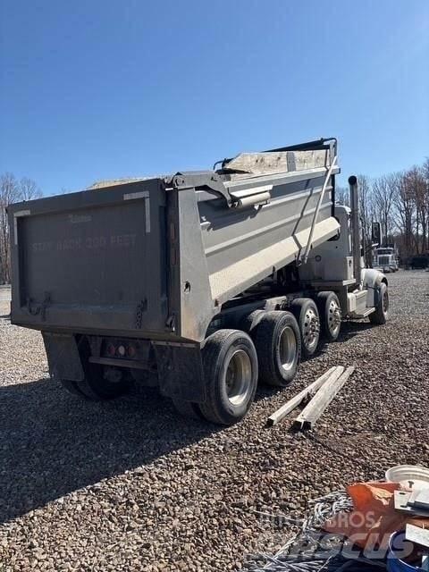 Peterbilt 567 شاحنات قلابة
