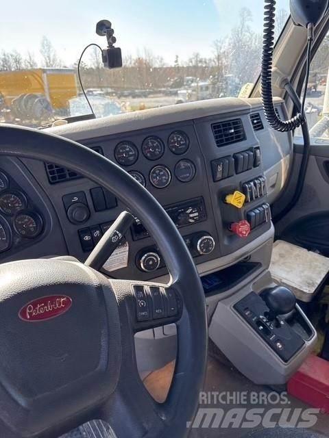 Peterbilt 567 شاحنات قلابة
