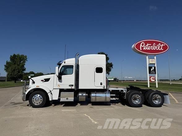 Peterbilt 567 وحدات الجر