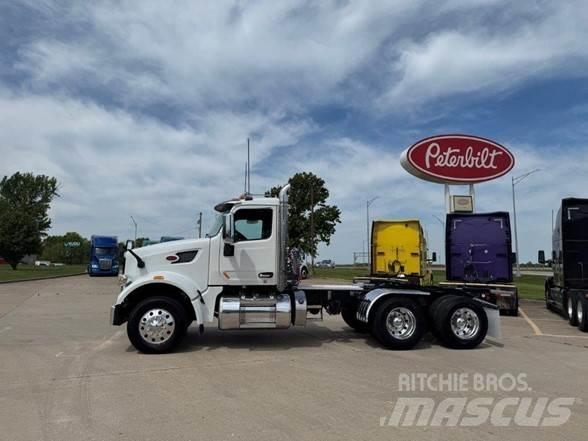 Peterbilt 567 وحدات الجر