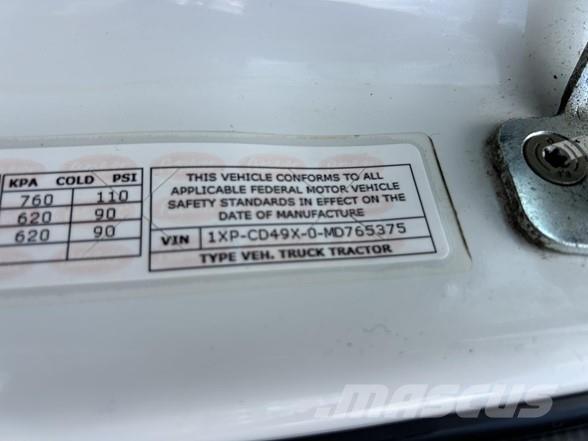 Peterbilt 567 وحدات الجر