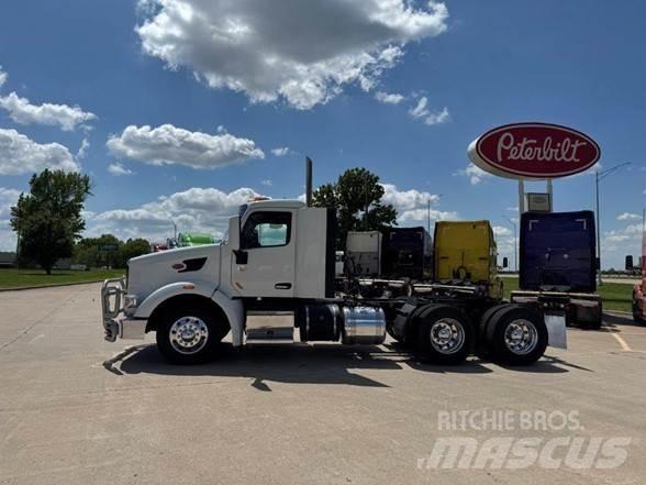 Peterbilt 567 وحدات الجر