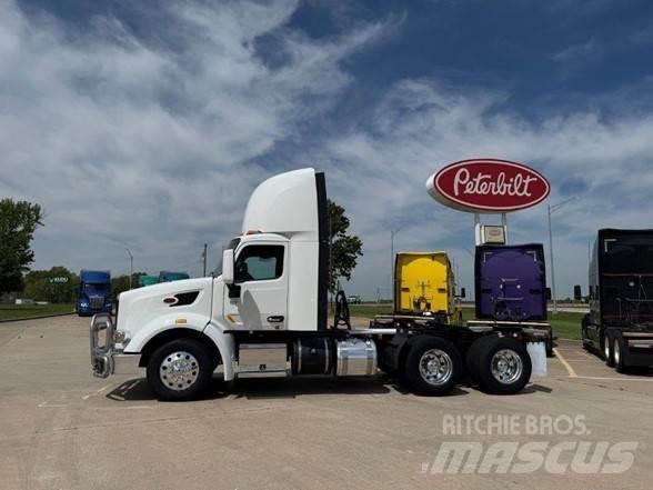 Peterbilt 567 وحدات الجر