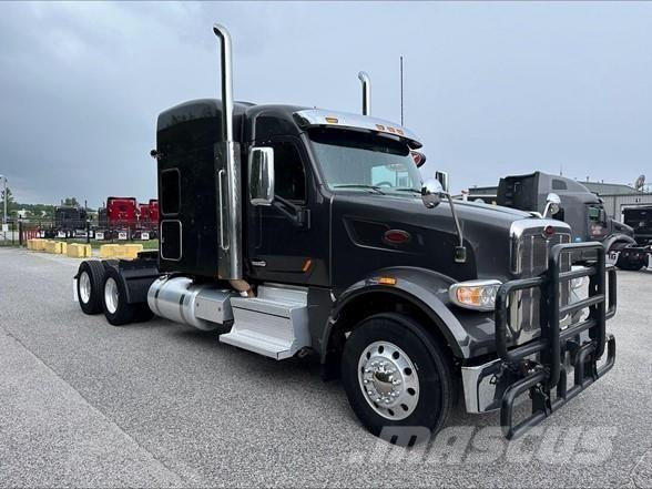 Peterbilt 567 وحدات الجر