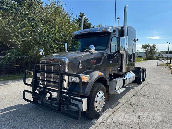 Peterbilt 567 وحدات الجر