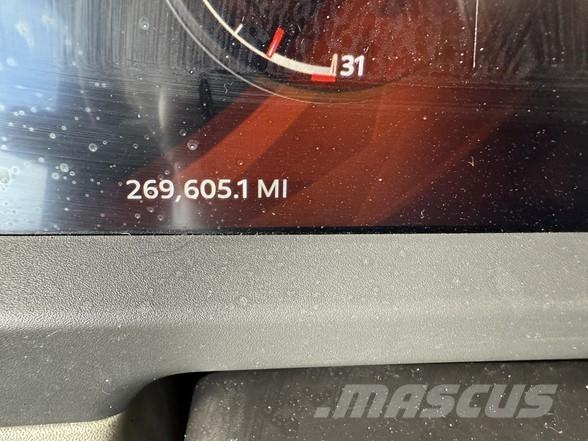 Peterbilt 567 وحدات الجر