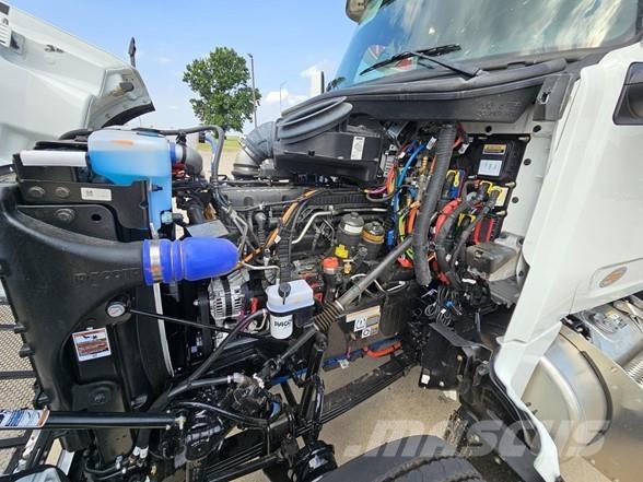 Peterbilt 567 شاحنات قلابة