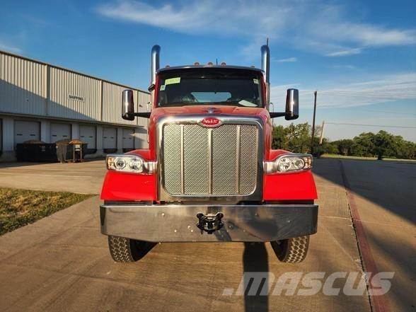 Peterbilt 567 وحدات الجر