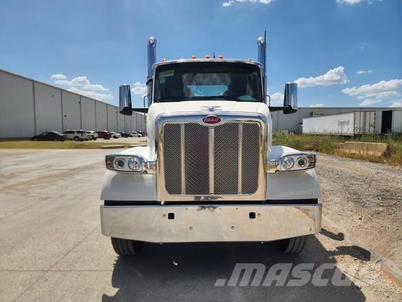 Peterbilt 567 وحدات الجر