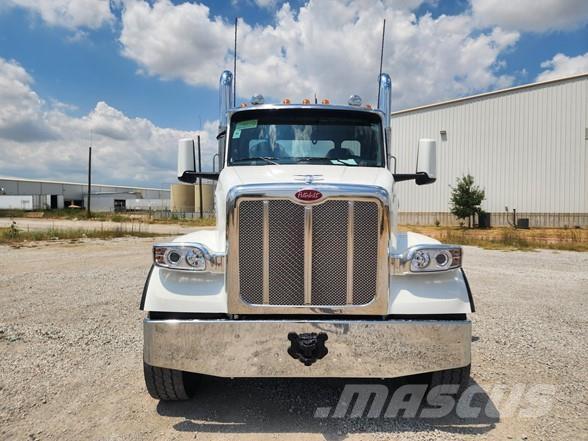 Peterbilt 567 وحدات الجر