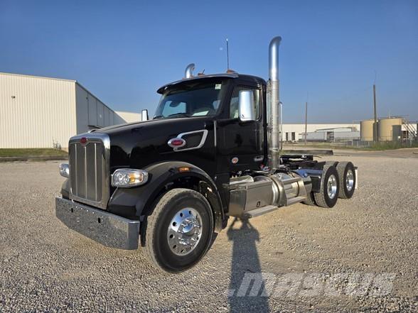 Peterbilt 567 وحدات الجر