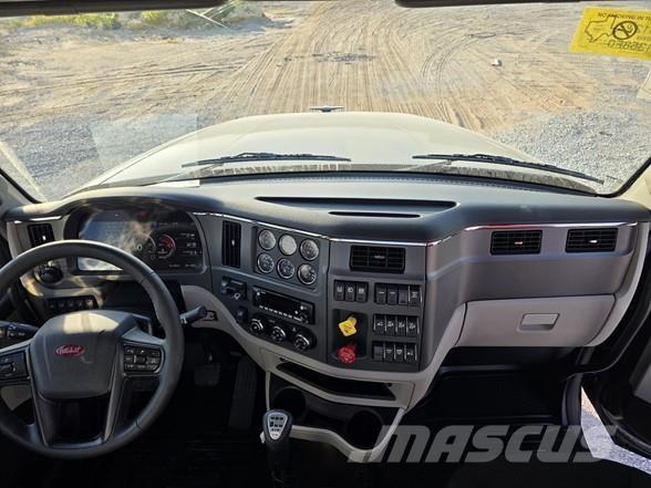 Peterbilt 567 وحدات الجر