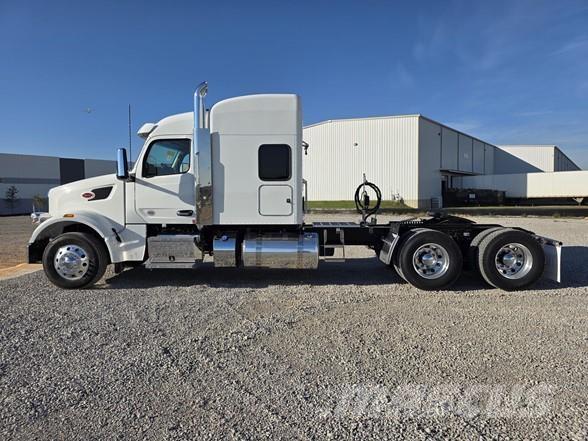 Peterbilt 567 وحدات الجر