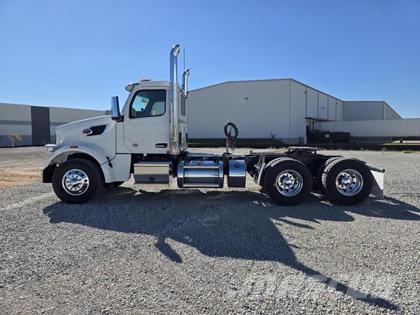 Peterbilt 567 وحدات الجر