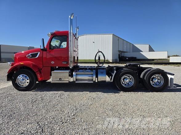 Peterbilt 567 وحدات الجر