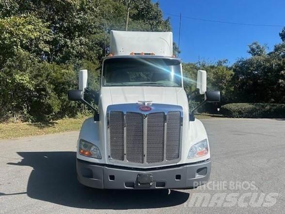Peterbilt 579 وحدات الجر