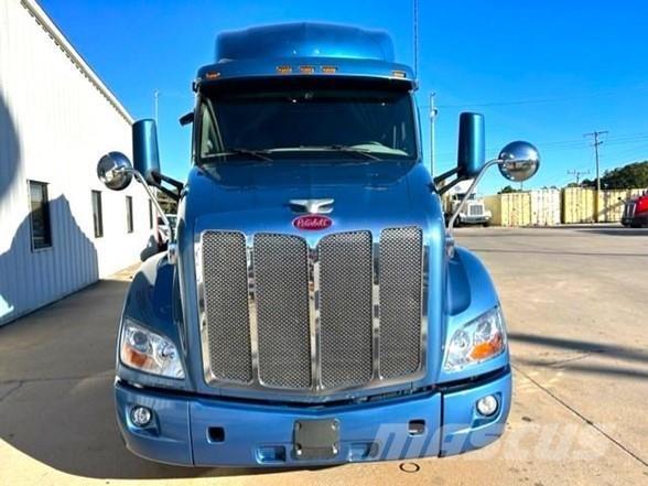 Peterbilt 579 وحدات الجر