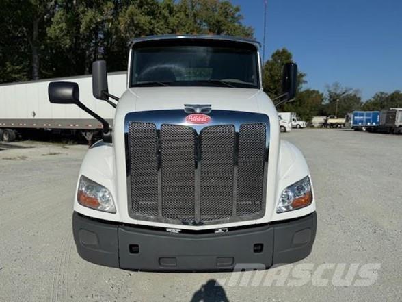 Peterbilt 579 وحدات الجر