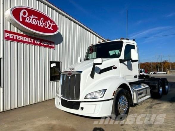 Peterbilt 579 وحدات الجر