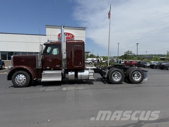 Peterbilt 589 وحدات الجر