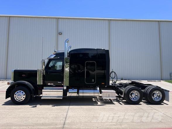 Peterbilt 589 وحدات الجر