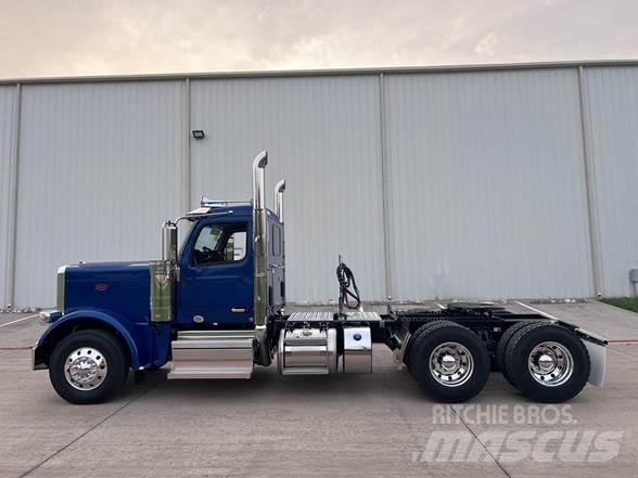 Peterbilt 589 وحدات الجر