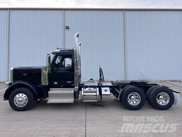 Peterbilt 589 وحدات الجر