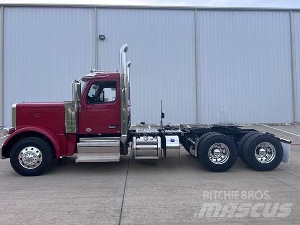 Peterbilt 589 وحدات الجر