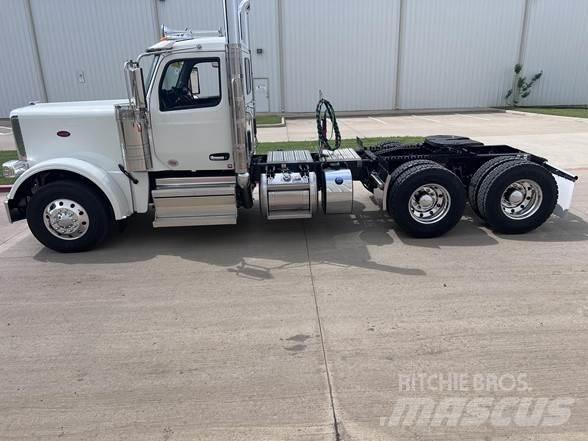 Peterbilt 589 وحدات الجر