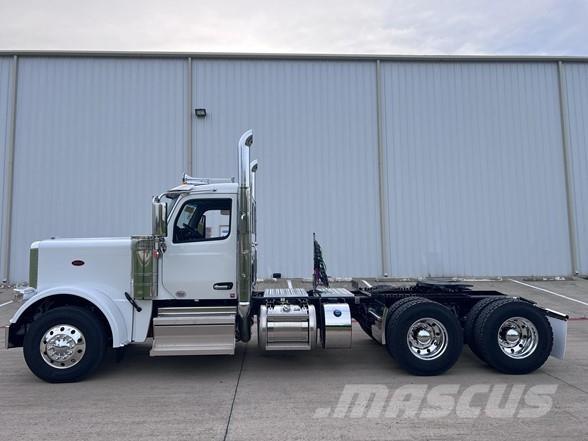 Peterbilt 589 وحدات الجر