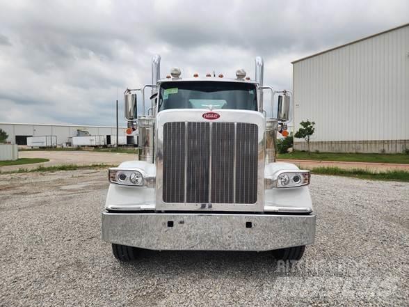 Peterbilt 589 وحدات الجر