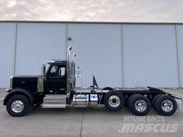 Peterbilt 589 وحدات الجر