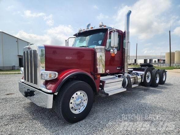 Peterbilt 589 وحدات الجر
