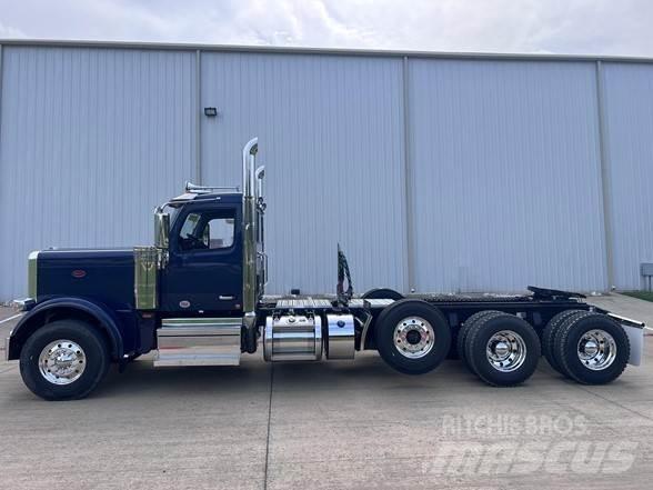 Peterbilt 589 وحدات الجر