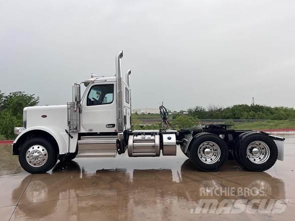 Peterbilt 589 وحدات الجر