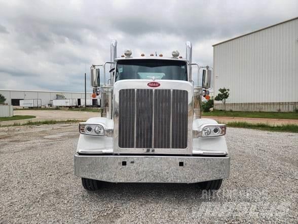 Peterbilt 589 وحدات الجر