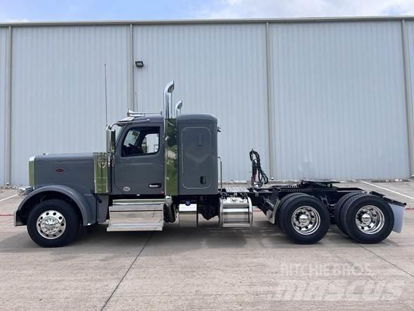 Peterbilt 589 وحدات الجر