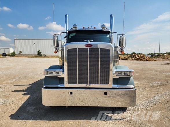 Peterbilt 589 وحدات الجر