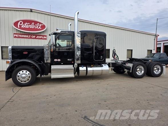 Peterbilt 589 وحدات الجر