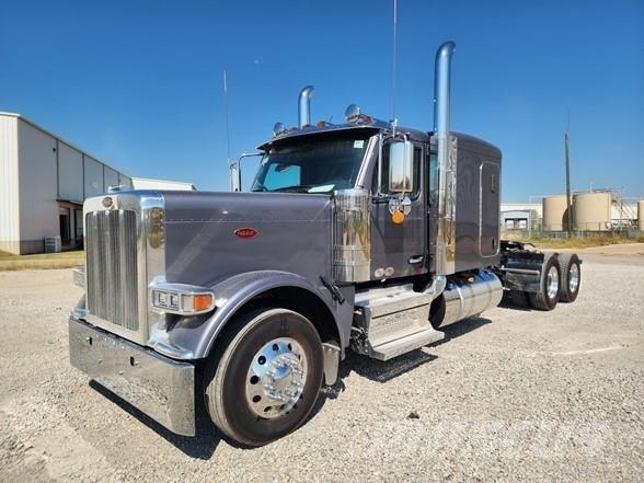 Peterbilt 589 وحدات الجر