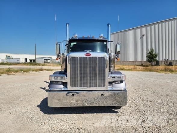 Peterbilt 589 وحدات الجر