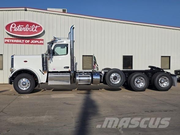 Peterbilt 589 وحدات الجر