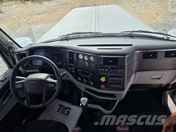 Peterbilt 589 وحدات الجر