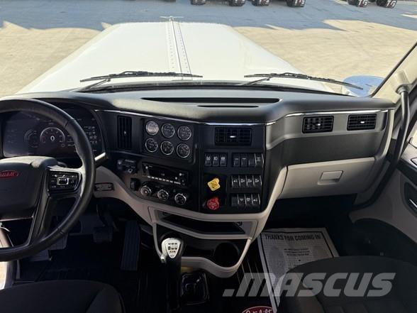 Peterbilt 589 وحدات الجر