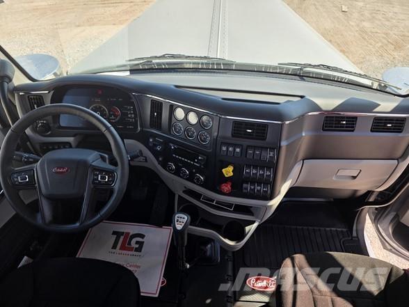 Peterbilt 589 وحدات الجر