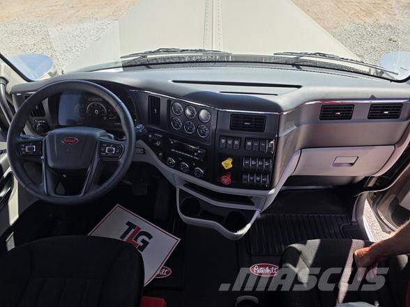 Peterbilt 589 وحدات الجر