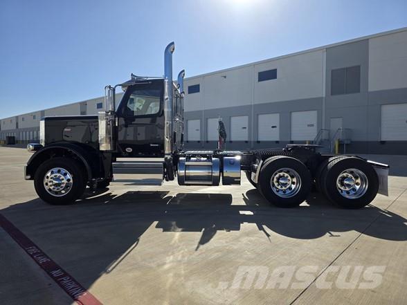 Peterbilt 589 وحدات الجر