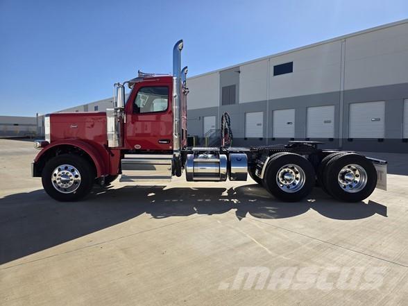 Peterbilt 589 وحدات الجر