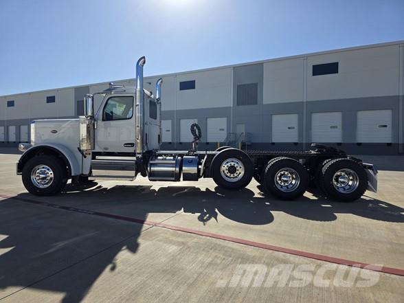 Peterbilt 589 وحدات الجر